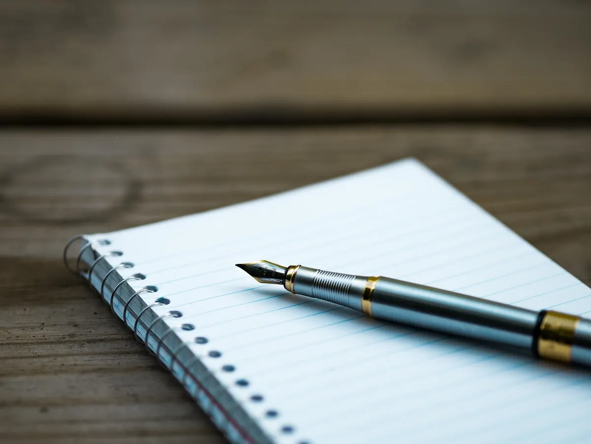 How to Write Captions That Get Comments: A Practical Guide for UK Audiences